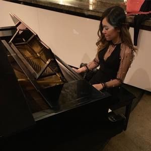 Meet your Posher, Dee